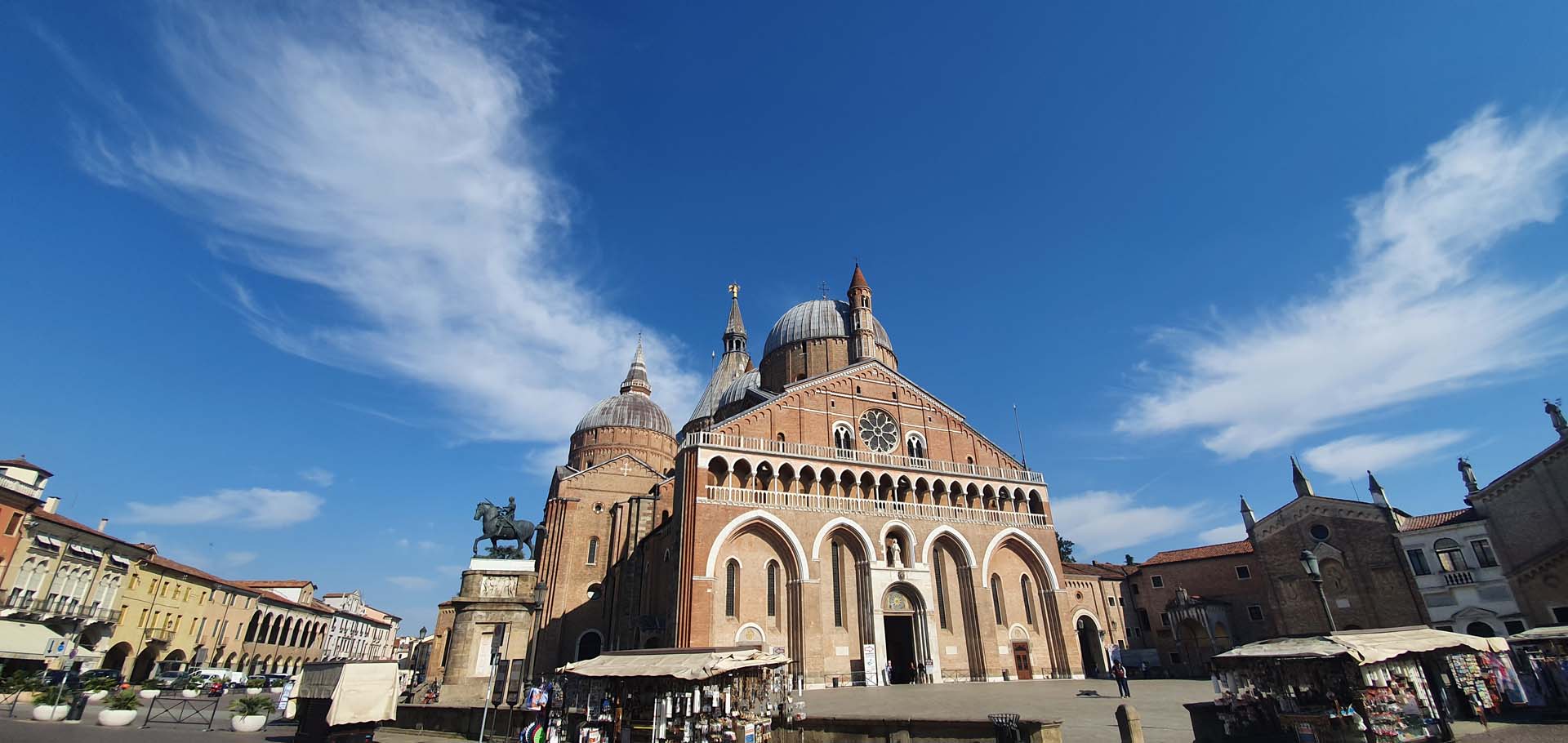 Facciata Basilica santo Padova cammino di sant'antonio