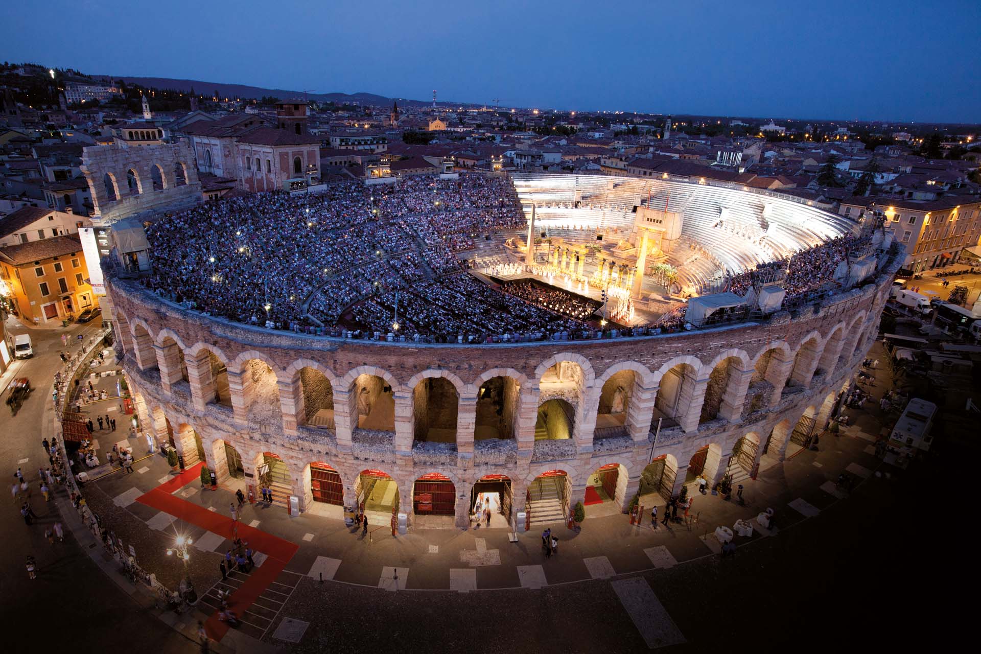 Arena di Verona spettacolo opera lirica