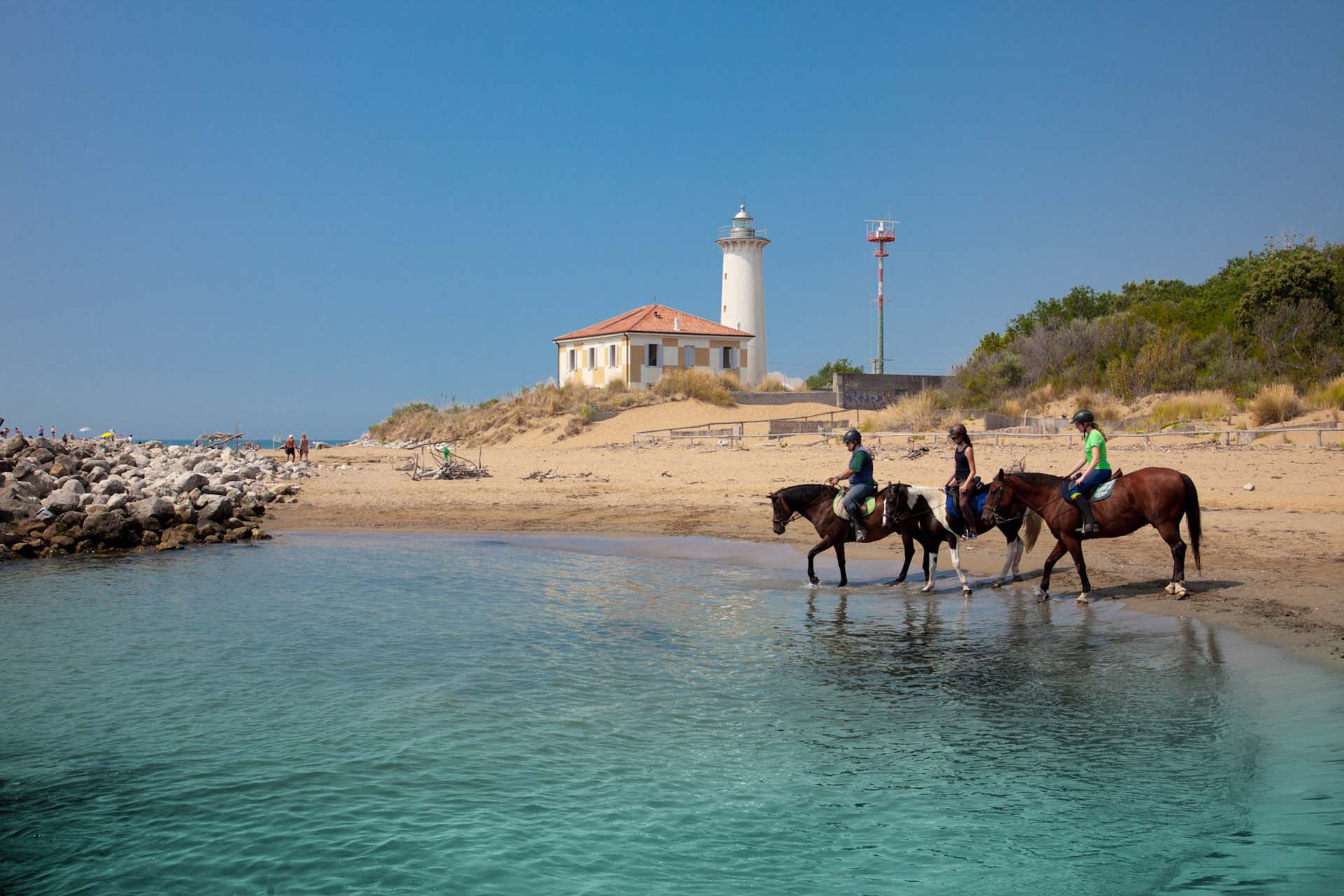 Bibione a cavallo alla spiaggia del faro