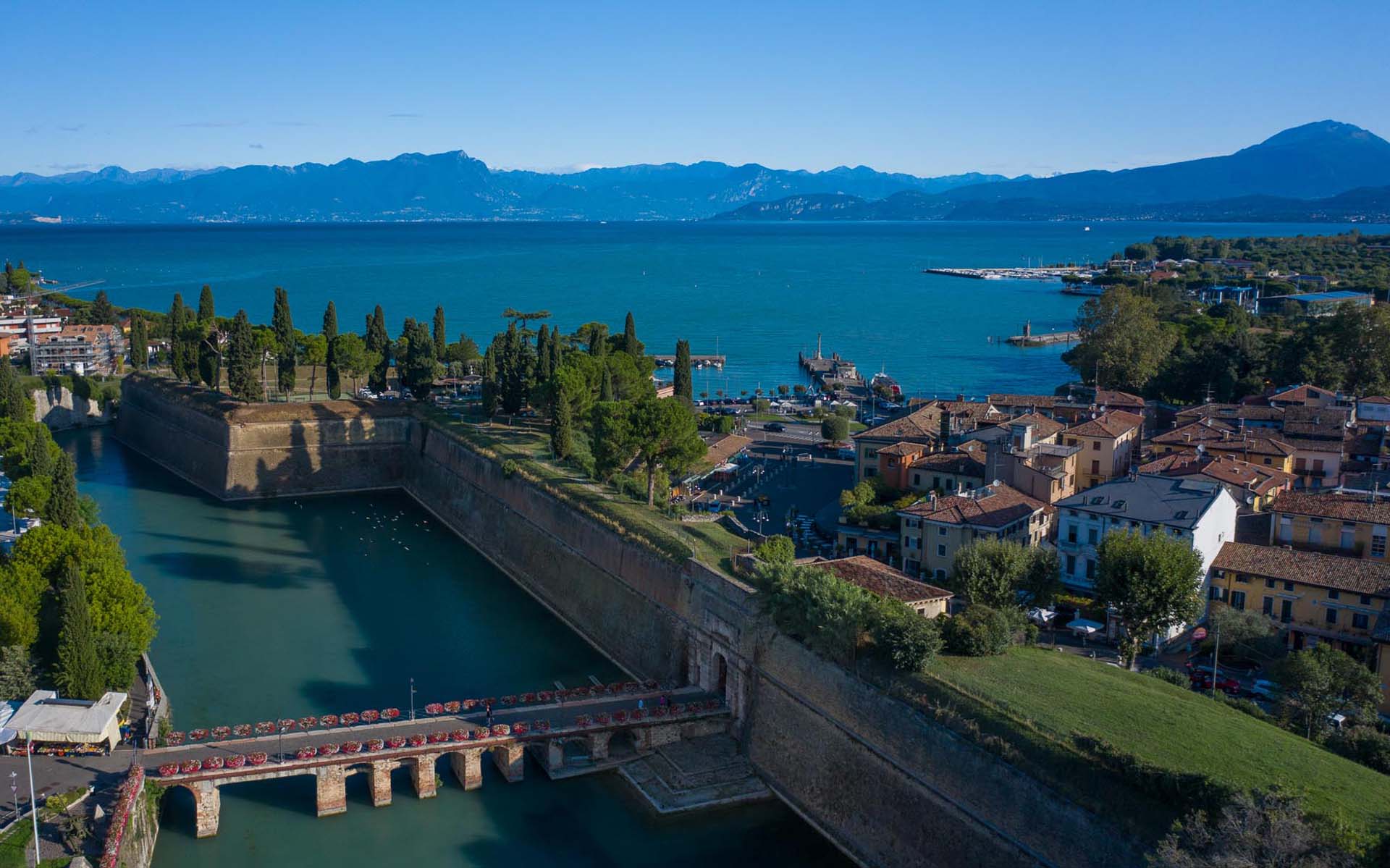 Peschiera Lago di Garda Mura e Ponte