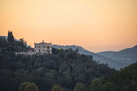 Villa Draghi a Montegrotto Terme nei Colli Euganei al tramonto