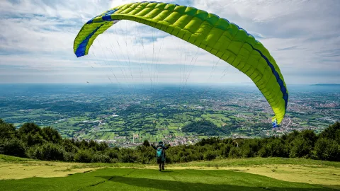 Pratica del Parapendio e volo libero a Borso del Grappa