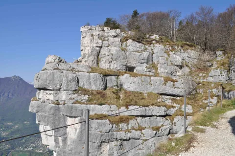 Veduta del salto dei Granatieri - Alta via della grande guerra