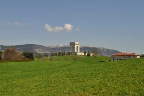 Veduta dell'ossario di Asiago