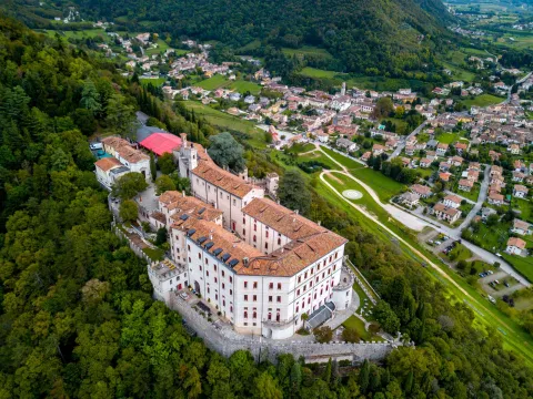 Veduta aerea del Castello Brandolini con Cison di Valmarino