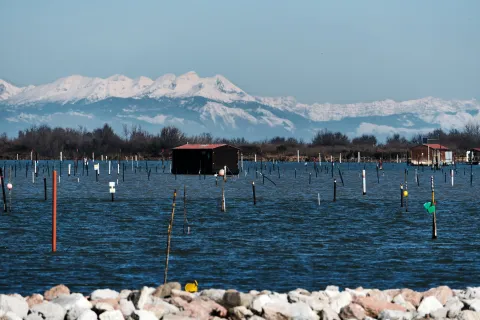 Vista panoramica dell'isola di sabbia Scano Cavallari nel Delta del Po
