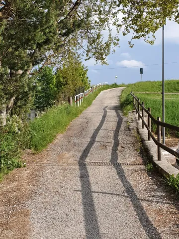 Strada del vecchio trenino