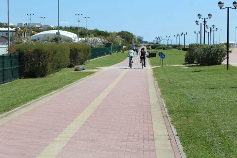 Pista ciclabile sul Lungomare di Bibione