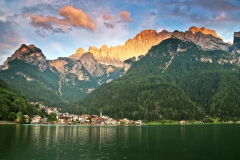 Vista del Lago di Alleghe