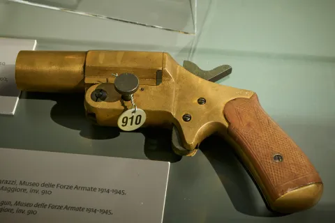 Pistola da segnalazione del MeVe - Memoriale Veneto della Grande Guerra a Montebelluna