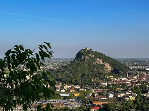 Rocca di Monselice Mastio Federicano vista dal Monte Ricco sui colli Euganei