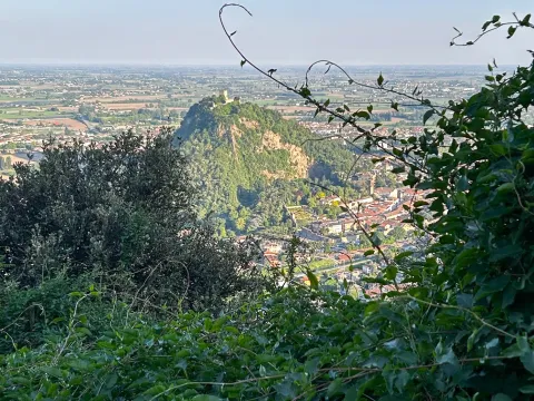 Rocca di Monselice Mastio Federicano vista dal Monte Ricco sui colli Euganei