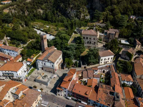 Vista dall'alto del Museo della città e Castello Cini a Monselice