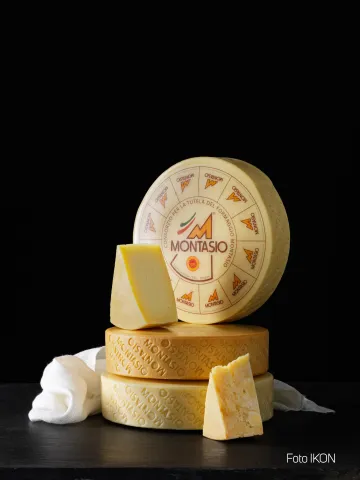 DIVERSE STAGIONATURE DI MONTASIO DOP