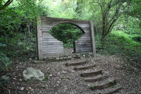 Occhio magico, opera di Eva Larssen al Parco del Sojo