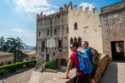 Escursionisti al Castello Cini a Monselice