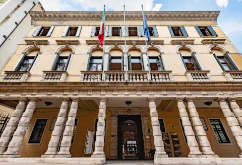 Facciata di Palazzo Camerini Bembo che ospita il Museo della Terza Armata di Padova