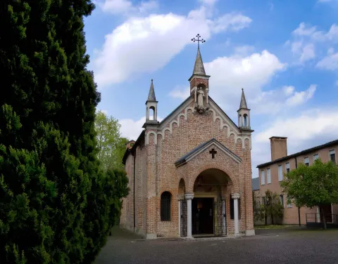 Facciata del Santuario del Noce a Camposanpiero