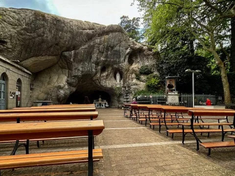 Grotta di Lourdes del Beato Cluadio del Santuario di Chiampo