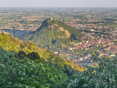 Rocca di Monselice Mastio Federicano vista dalla Terrazza di Ercole sul Monte Ricco nei colli Euganei