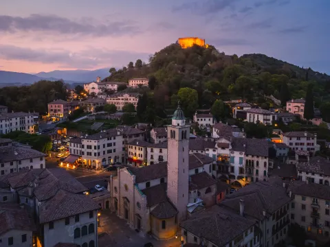 Vista panoramica di Asolo al tramonto