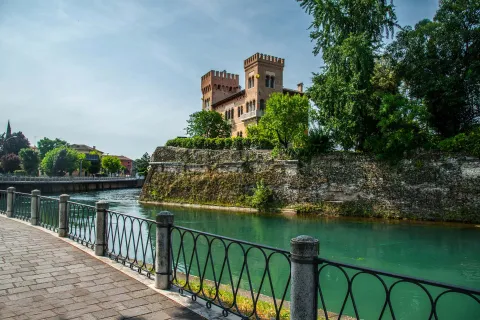 Vista del bastione San Paolo a Treviso dal lungosile