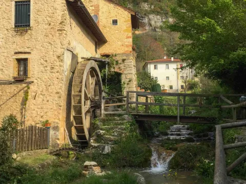 Mulino in funzione della Valle dei Mulini di Mossano