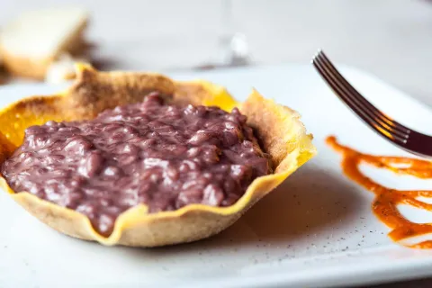Risotto al vino rosso e radicchio della Provincia di Verona