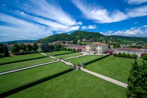 Sala interna di Villa Contarini