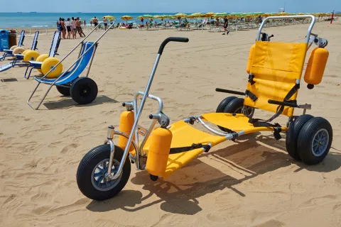 Ausili su ruote per la spiaggia al Villaggio San Paolo di Cavallino Treporti