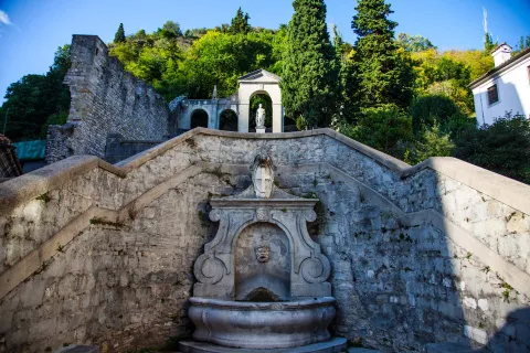 Scalinata di Santa Augusta e fontana a Vittorio Veneto