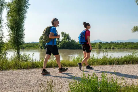 Escursionisti al Lago di Camazzole a Grantorno