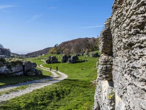Sentiero di trekking nella Valle delle Sfingi in Lessinia