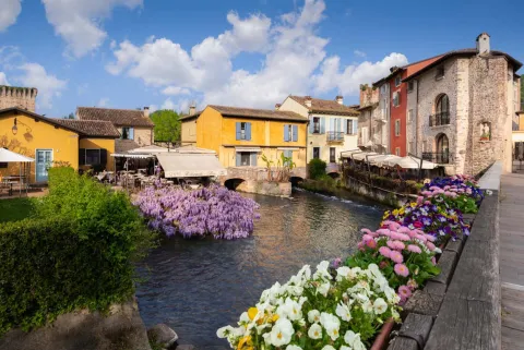 Borghetto sul Mincio da Ponte San Marco fiorito