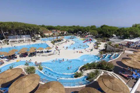 Parco acquatico, piscine ombrelloni a Ca’ Pasquali Village a Cavallino Treporti