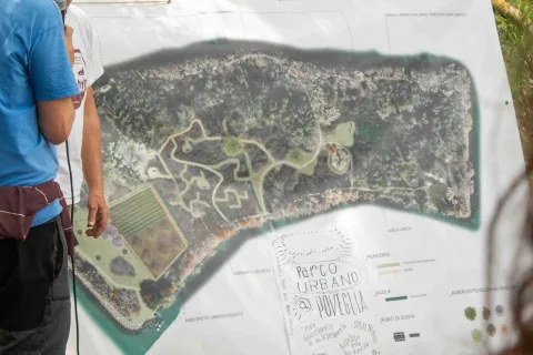 Striscione del progetto del Parco Urbano a Poveglia