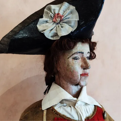 Dettaglio del Tamborino a Villa Lattes